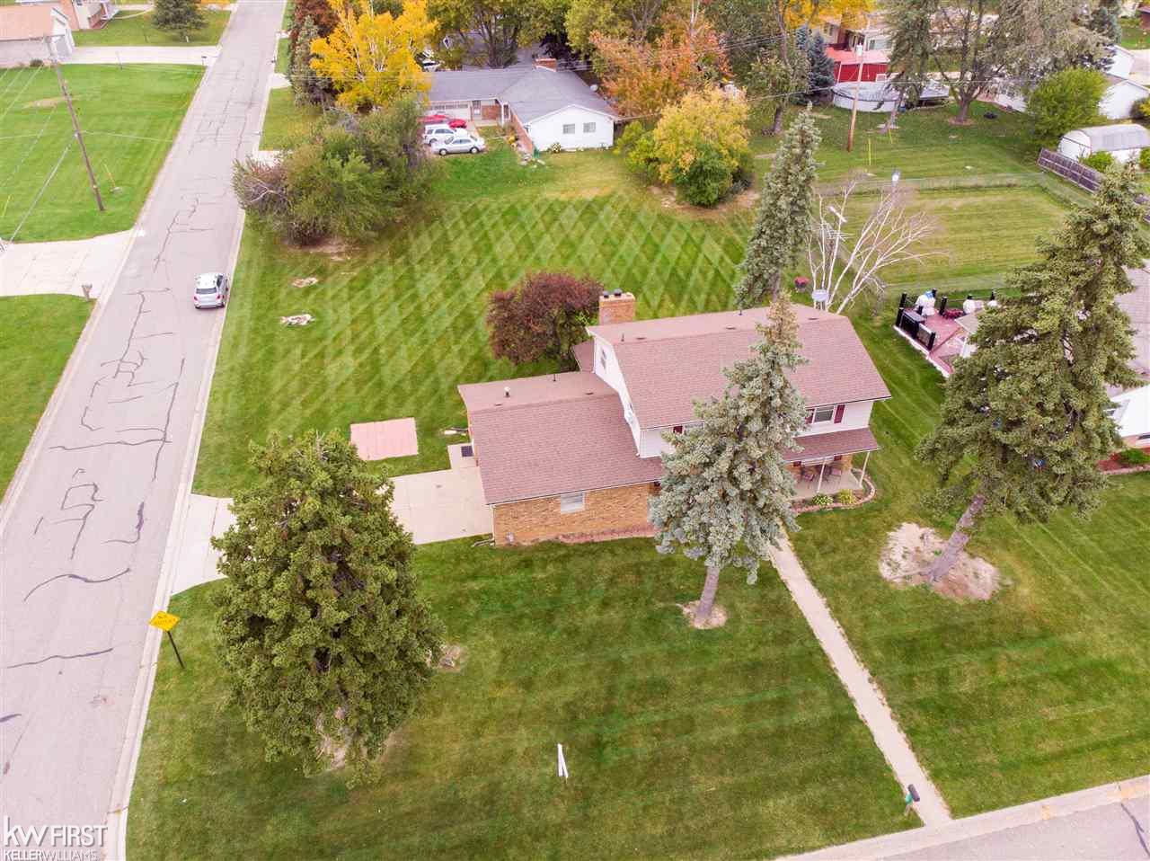 3308 Old Farm Road Flint, MI 48507 - Photo 14 of 47 50026228-13.JPG