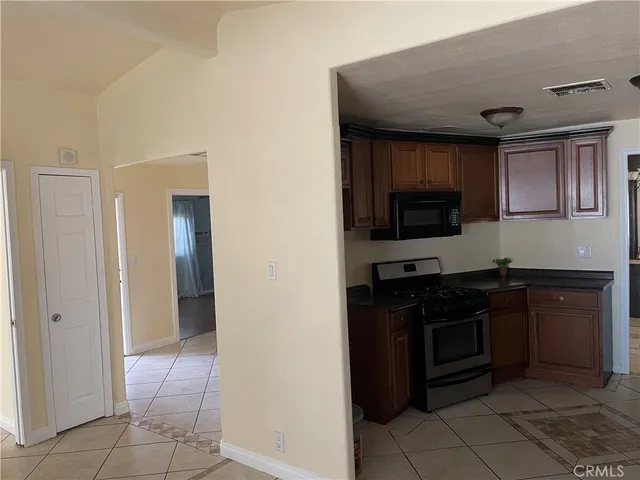 $214,000 | 1301 East Avenue I, Unit 370, Lancaster, CA 93535