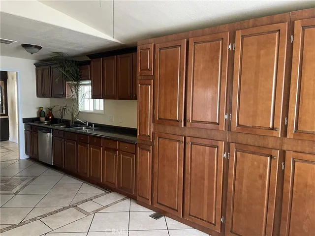 $214,000 | 1301 East Avenue I, Unit 370, Lancaster, CA 93535