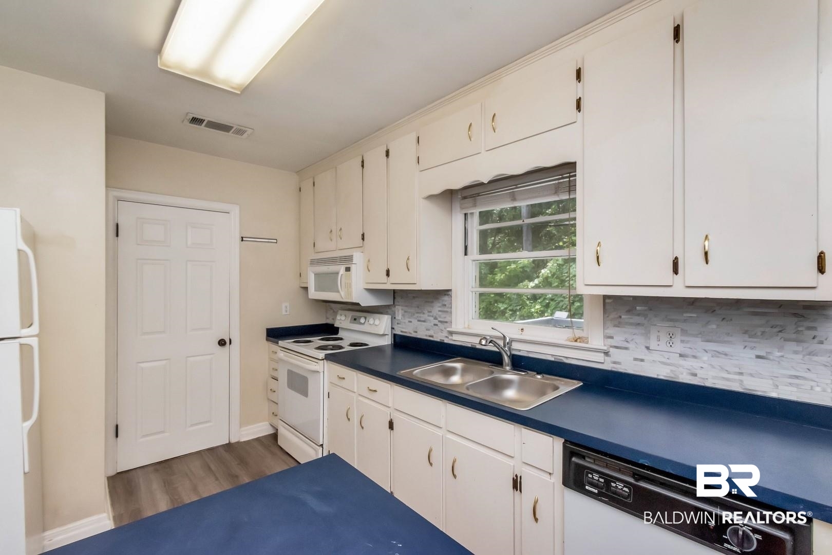 102 Blacksher Court Mobile, AL 36606 - Photo 11 of 23