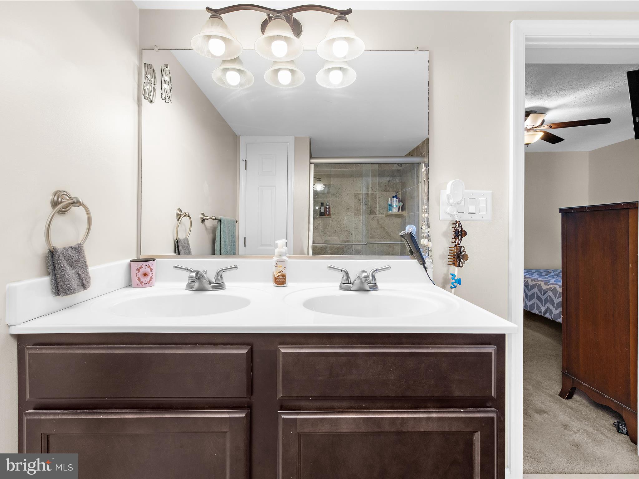 212 Winston Road Pasadena, MD 21122 - Photo 20 of 50 Dual Vanities