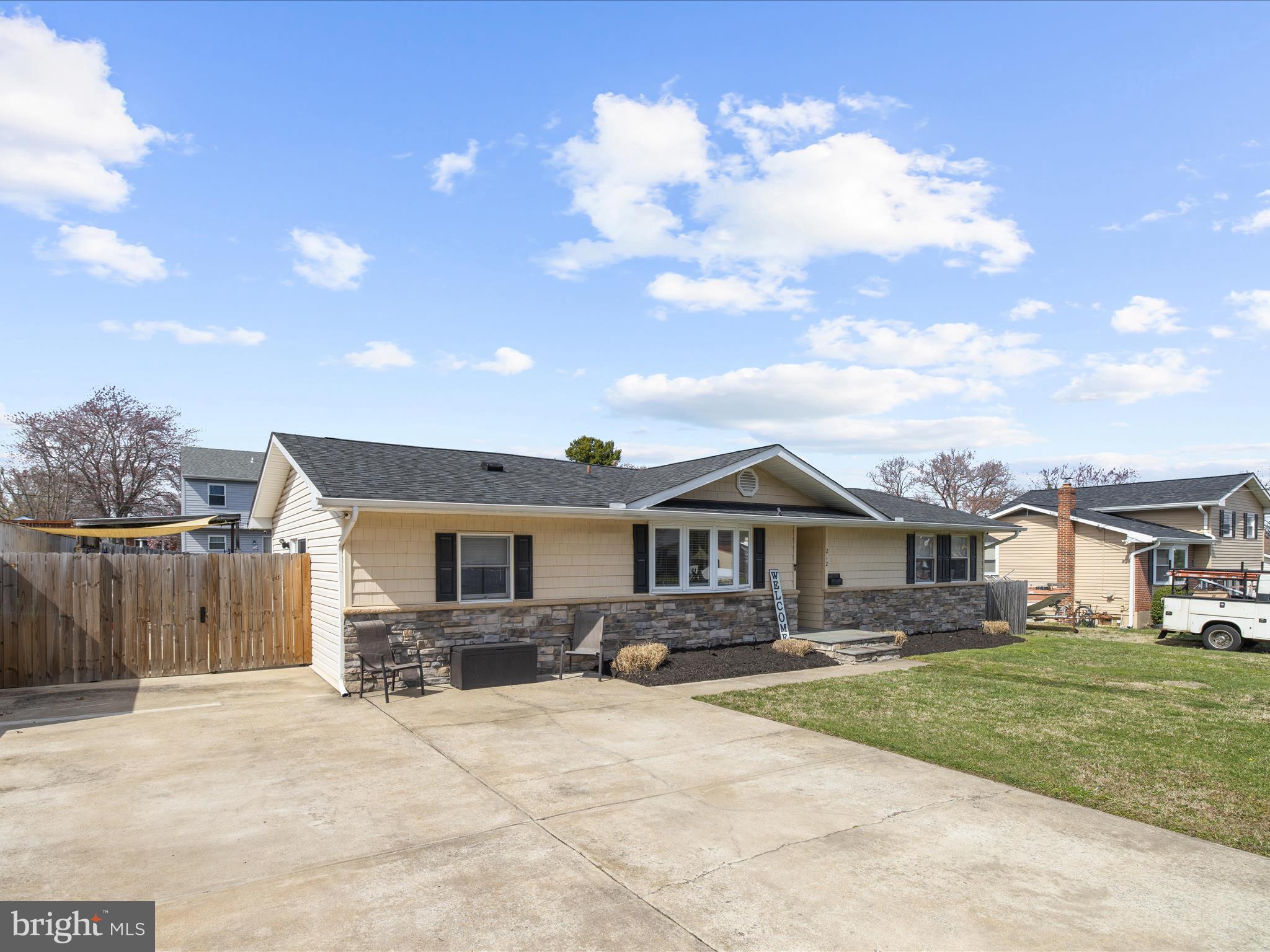 212 Winston Road Pasadena, MD 21122 - Photo 3 of 50 Gallery Image 3