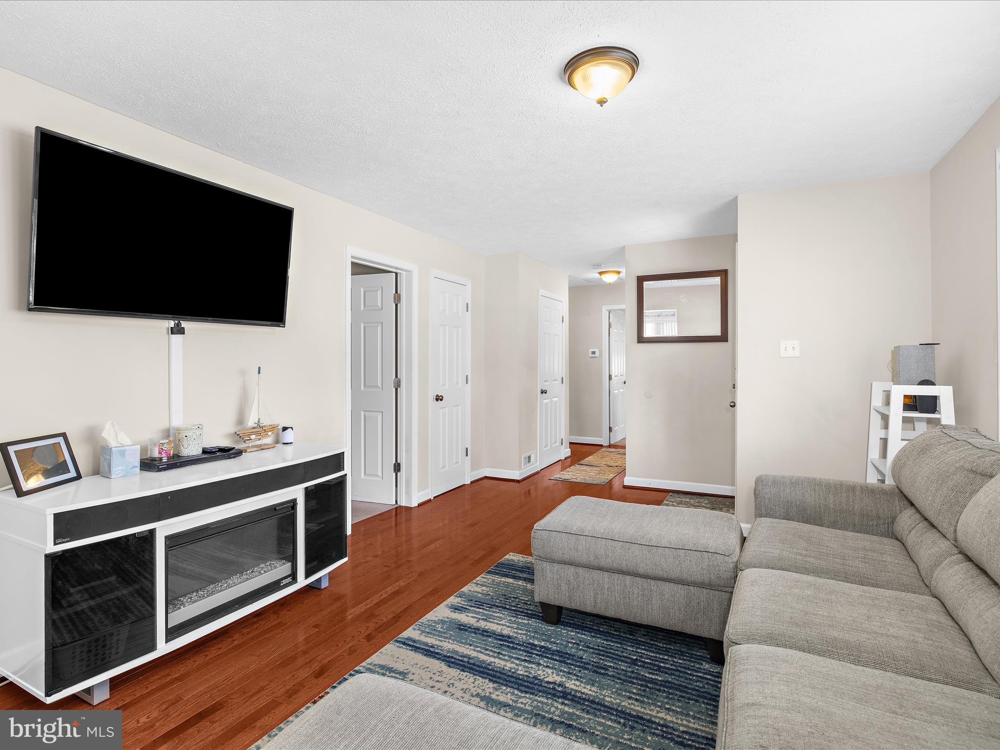 212 Winston Road Pasadena, MD 21122 - Photo 4 of 50 Gallery Image 4