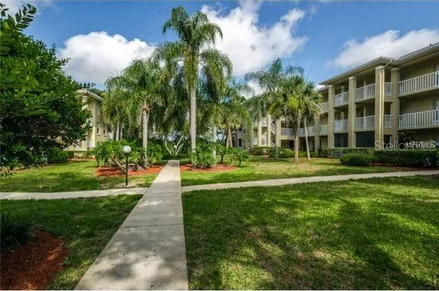 $1,950 | 2690 Coral Landings Boulevard, Unit 634, Palm Harbor, FL 34684