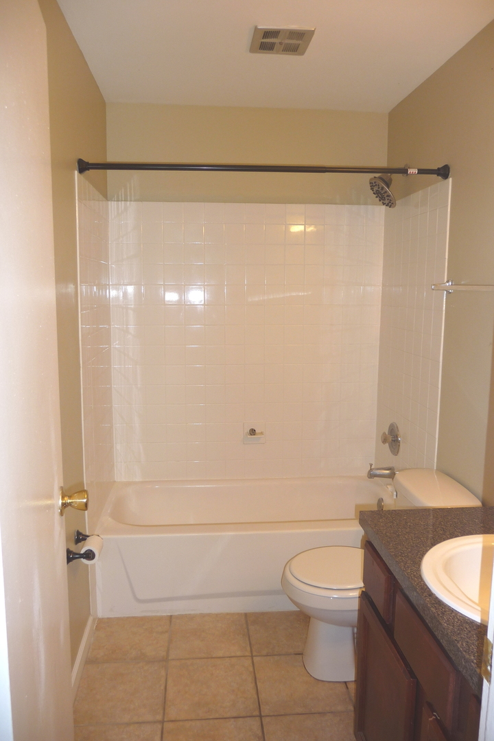 6011 Forest View Road, Unit 2C Lisle, IL 60532 - Photo 6 of 14