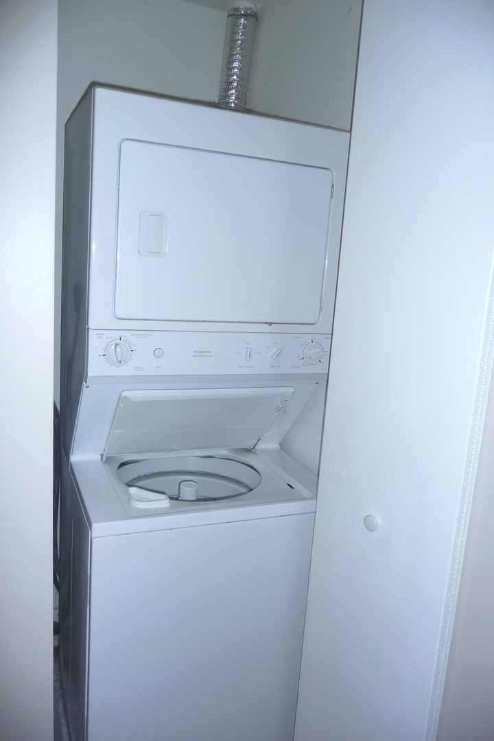 6011 Forest View Road, Unit 2C Lisle, IL 60532 - Photo 9 of 14