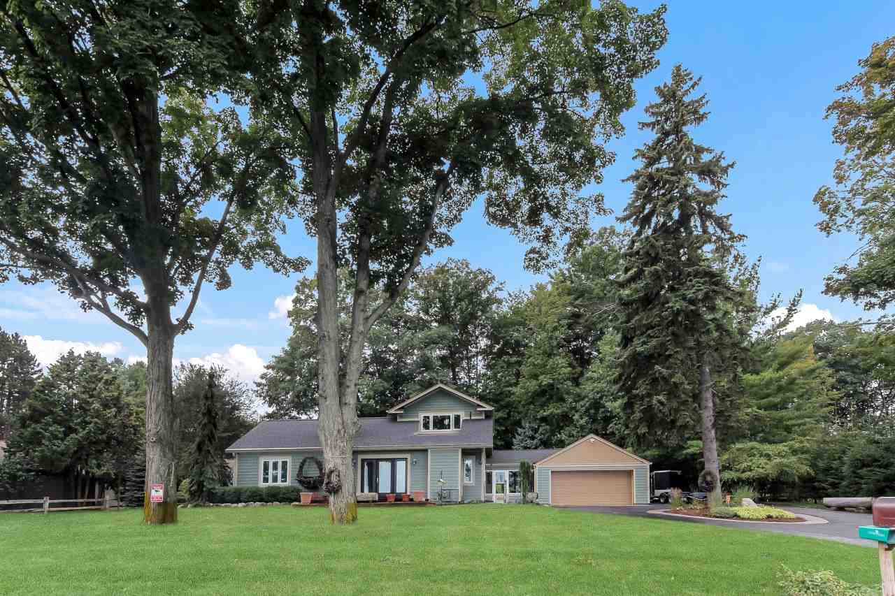 8179 East Shore Road Traverse City, MI 49686 - Photo 2 of 76 1872313-1.JPG