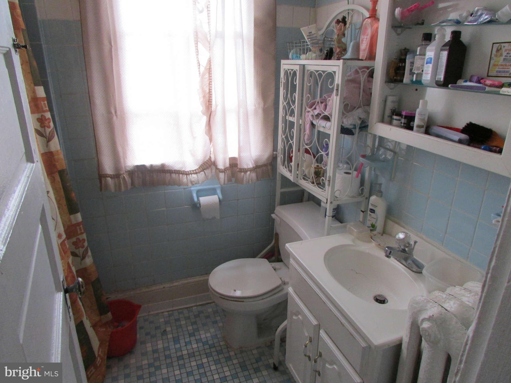 710 Columbia Road Northwest Washington, DC 20001 - Photo 3 of 30 Bath