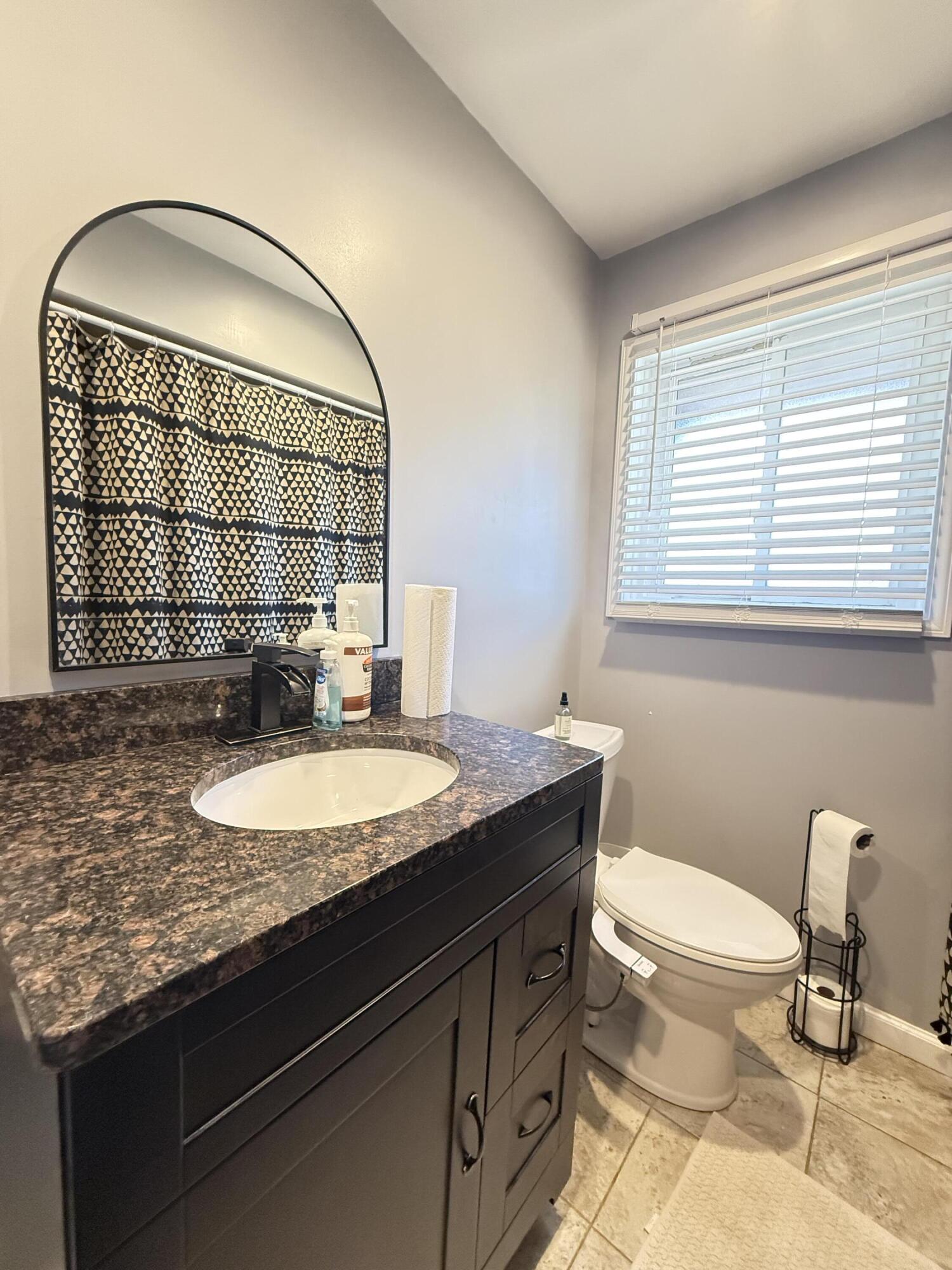 610 Western Street Inkster, MI 48141 - Photo 14 of 26 Bathroom