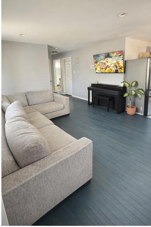 610 Western Street Inkster, MI 48141 - Photo 3 of 26 Livingroom