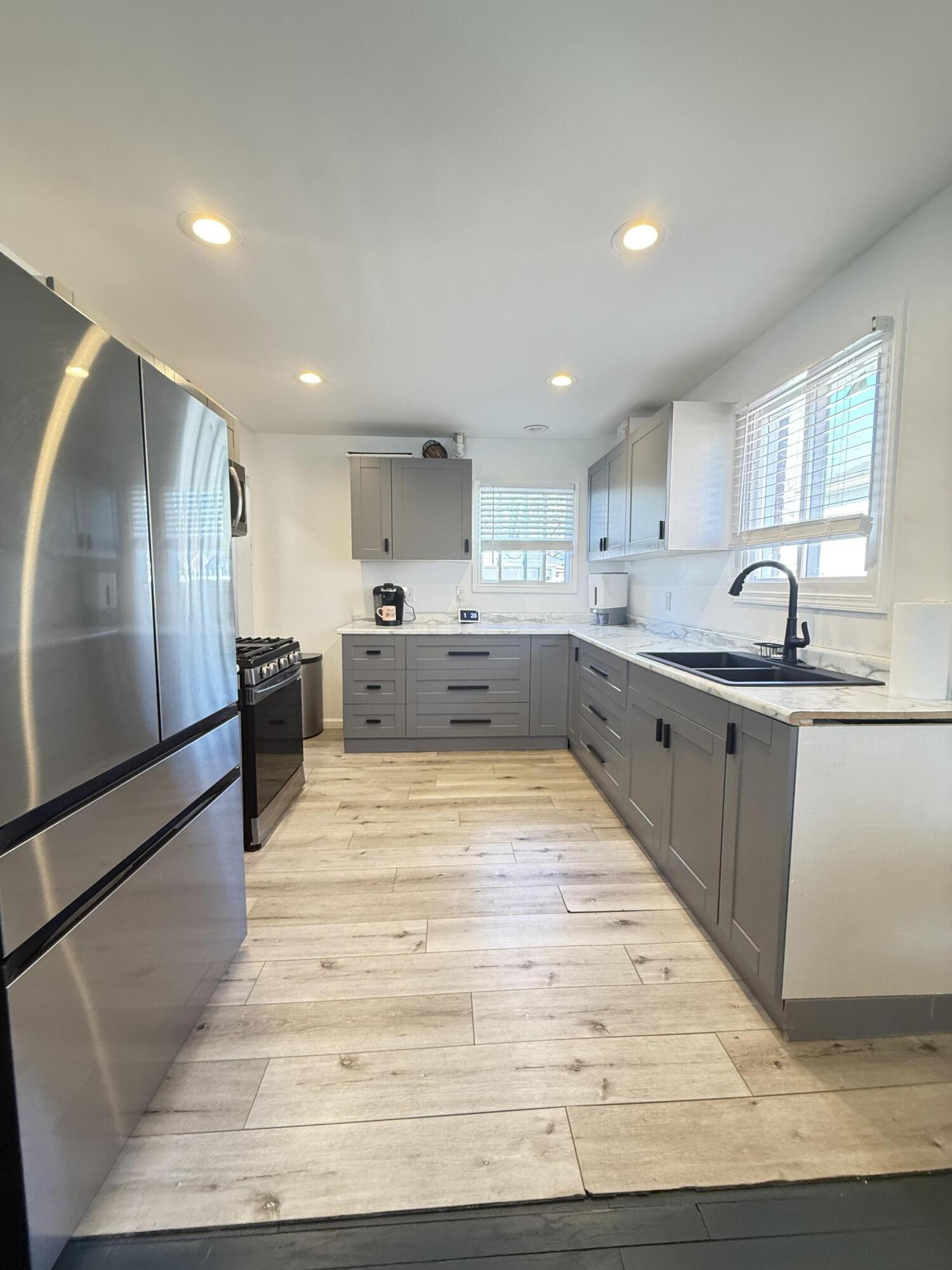 610 Western Street Inkster, MI 48141 - Photo 7 of 26 Kitchen 8