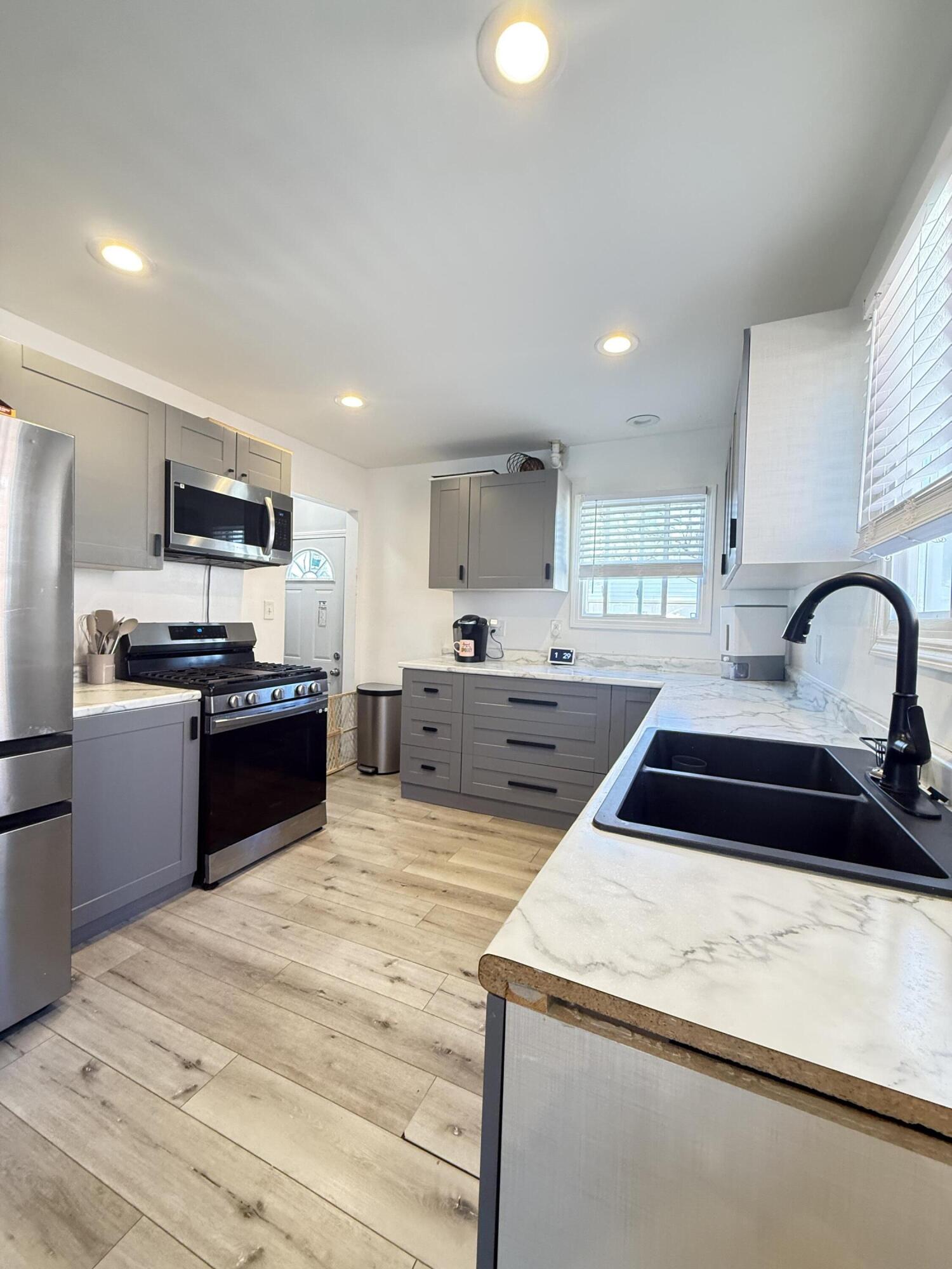 610 Western Street Inkster, MI 48141 - Photo 8 of 26 Kitchen 5