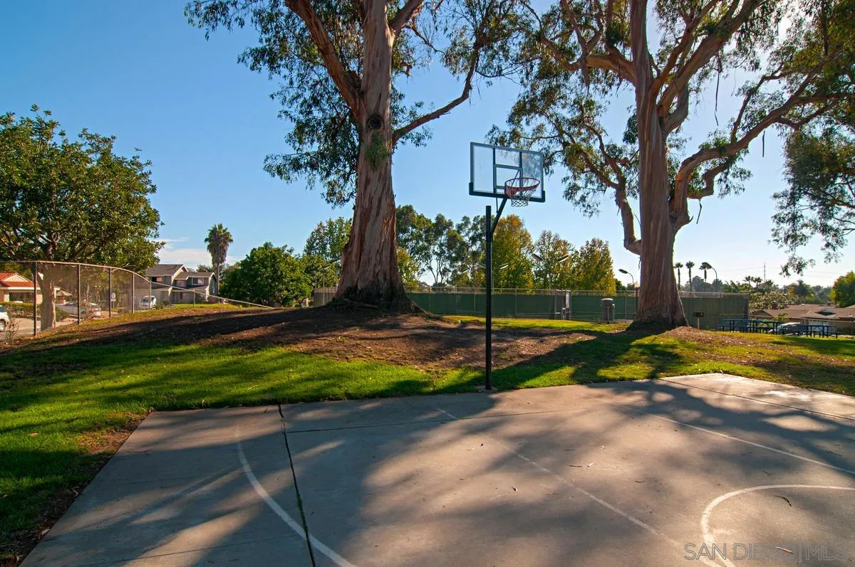 181 Countryhaven Road Encinitas, CA 92024 - Photo 29 of 33