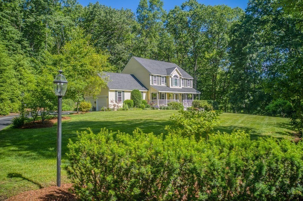 4 Teele Road Bolton, MA 01740 - Photo 3 of 34