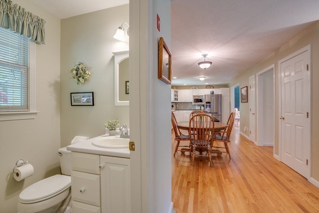 4 Teele Road Bolton, MA 01740 - Photo 10 of 34