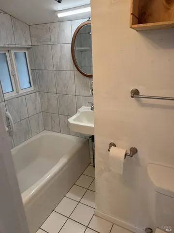 $2,400 | 472 Church Street, Sonoma, CA 95476