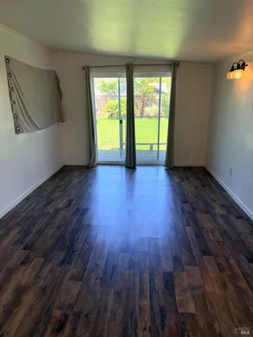 $2,400 | 472 Church Street, Sonoma, CA 95476