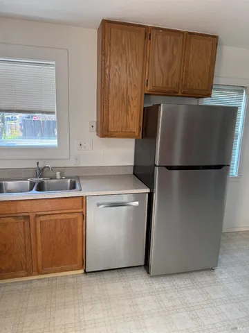 $2,400 | 472 Church Street, Sonoma, CA 95476