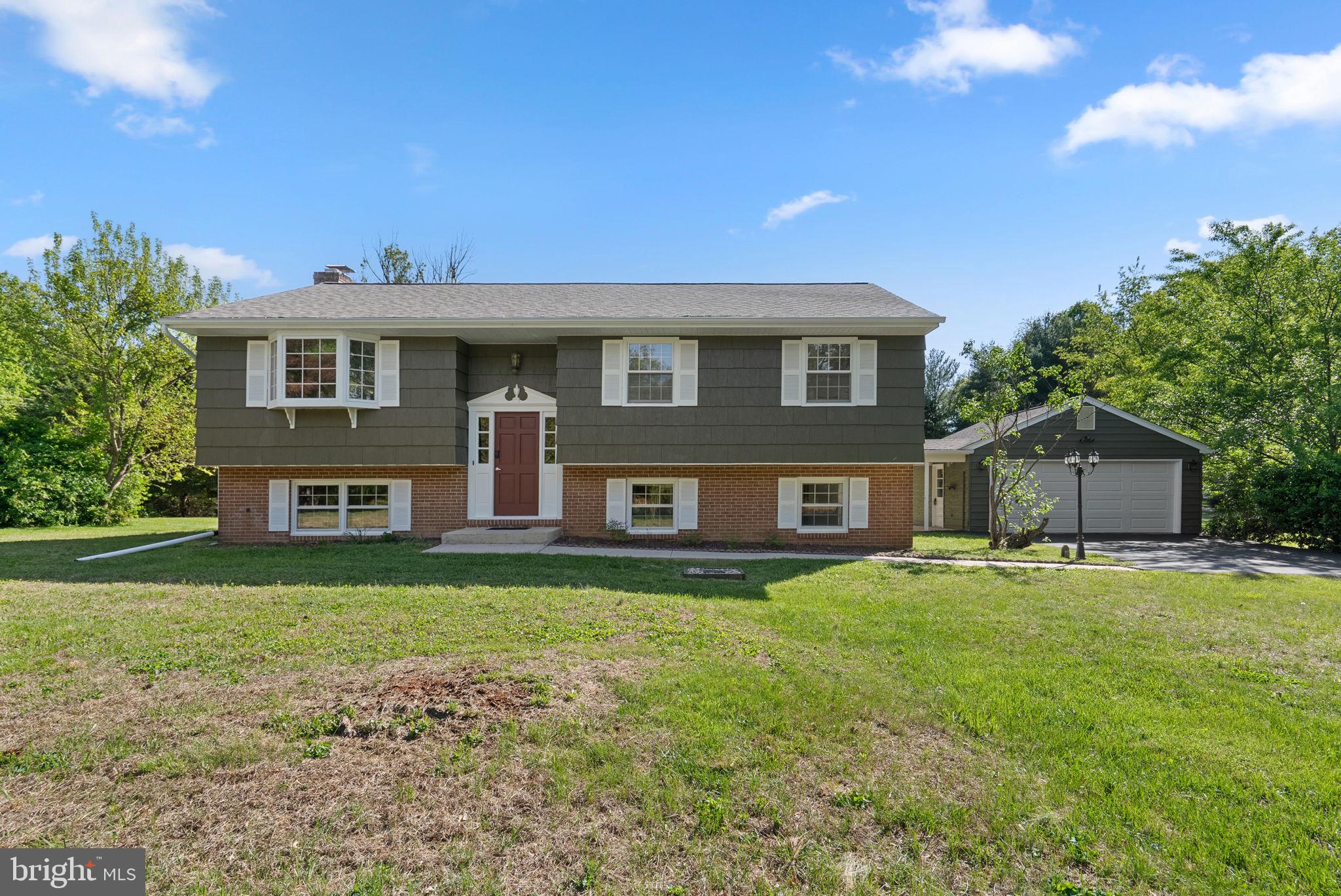 12901 Byefield Drive Highland, MD 20777 - Photo 2 of 39