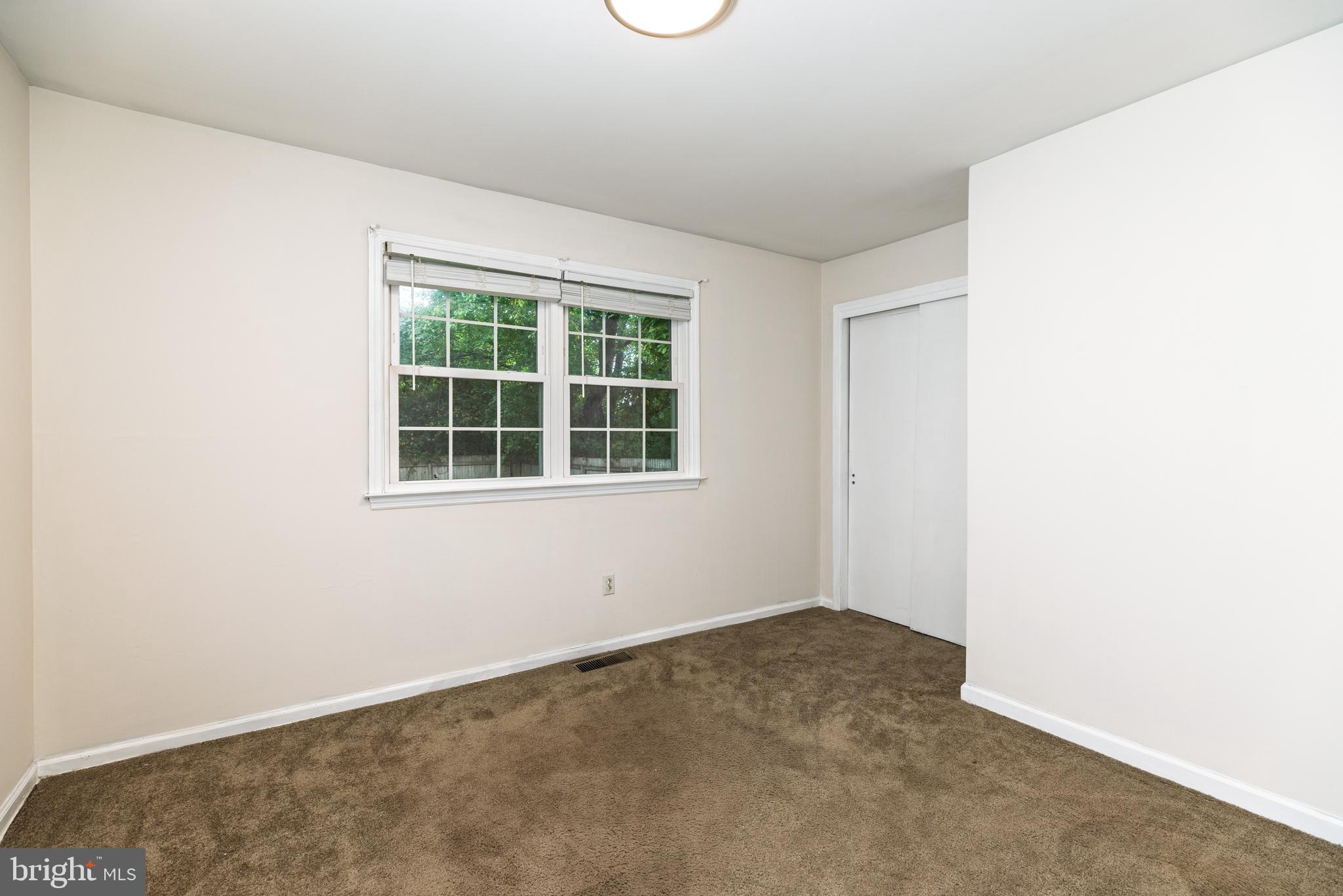 37 Millbrook Road Newark, DE 19713 - Photo 24 of 49 an empty room with a window