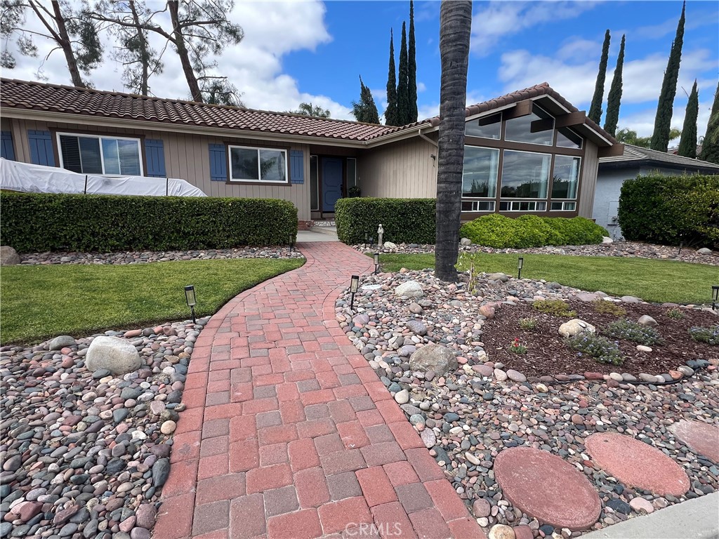 22781 Running Rabbit Court Canyon Lake, CA 92587 - Photo 4 of 41