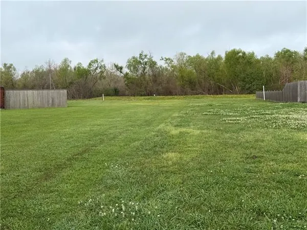 $55,000 | 240 Mandalay W Drive, Houma, LA 70360