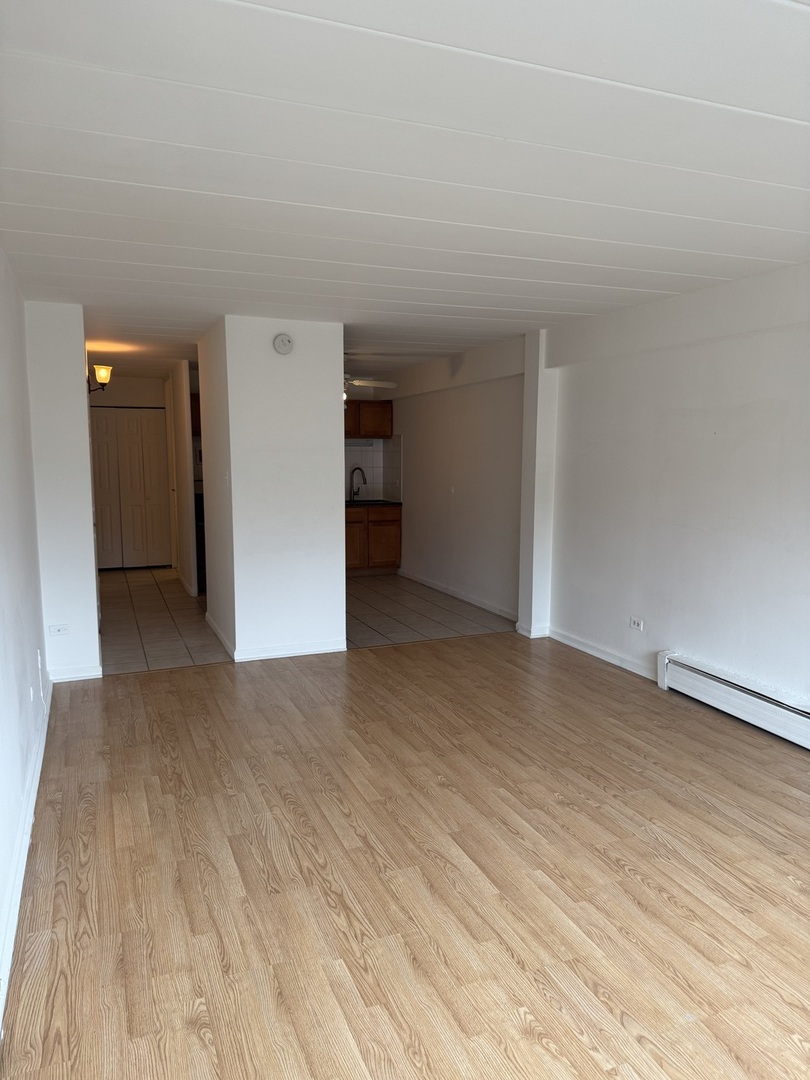 5906 North Sheridan Road, Unit 4F Chicago, IL 60660 - Photo 5 of 15