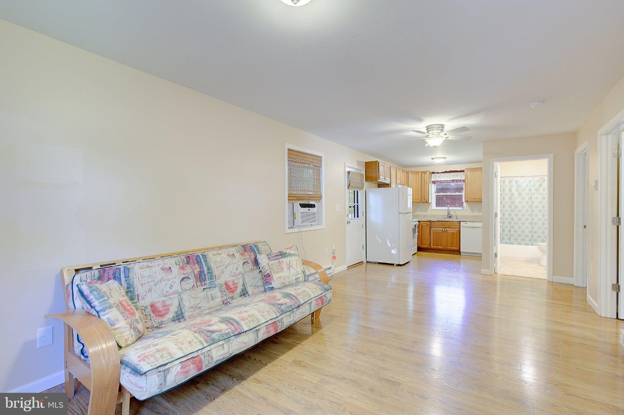1718 Ridgely Road Edgewater, MD 21037 - Photo 14 of 19 Bright and inviting open space.