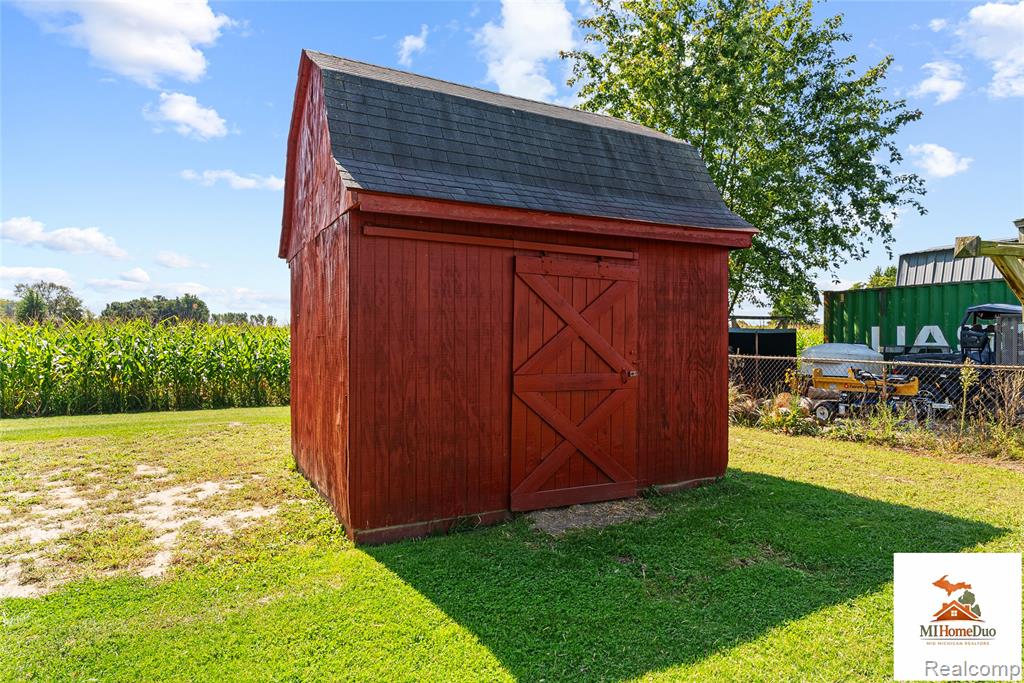 8110 Middleton Road Corunna, MI 48817 - Photo 38 of 47