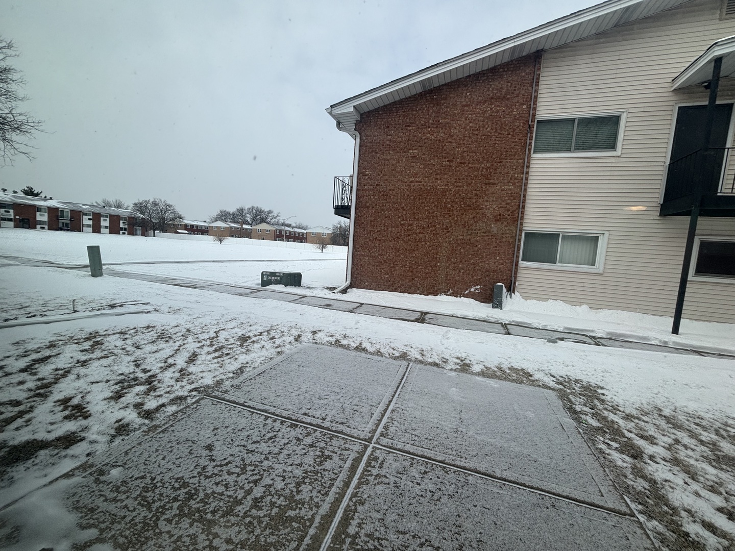 9546 Dee Road, Unit 1F Des Plaines, IL 60016 - Photo 10 of 10 Gallery Image 10