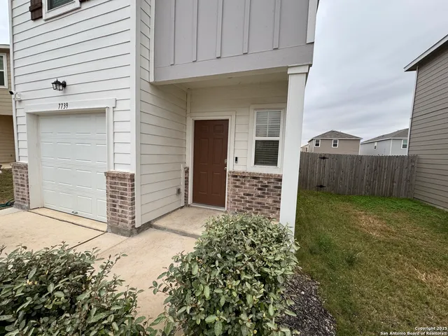 $1,795 | 7739 Fern Hollow, San Antonio, TX 78252