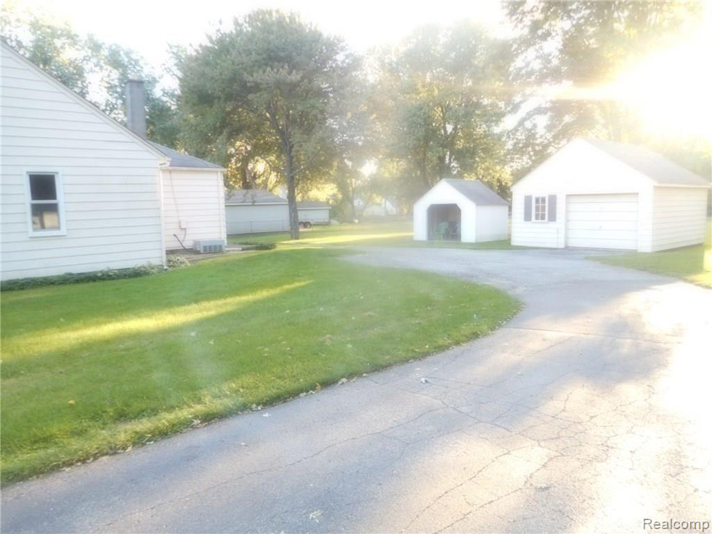 10250 Pardee Road Taylor, MI 48180 - Photo 14 of 58 COMPLETE CIRCLE DRIVE