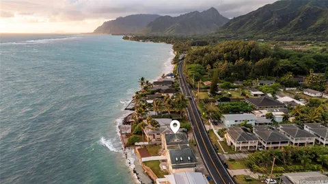 $2,250,000 | 53-853 Kamehameha Highway, Hauula, HI 96717