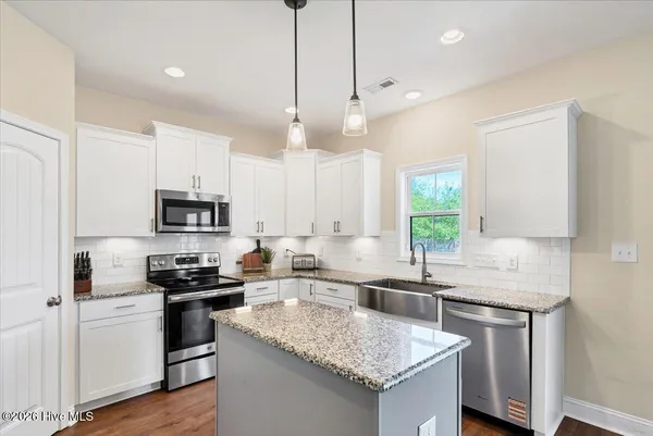 $2,600 | 1800 Deerberry Court, Aberdeen, NC 28315