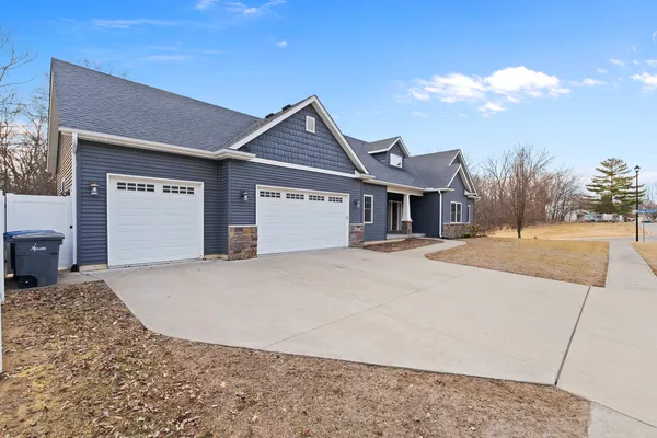 $459,900 | 3504 Shadow Wood Court, Milan, IL 61264