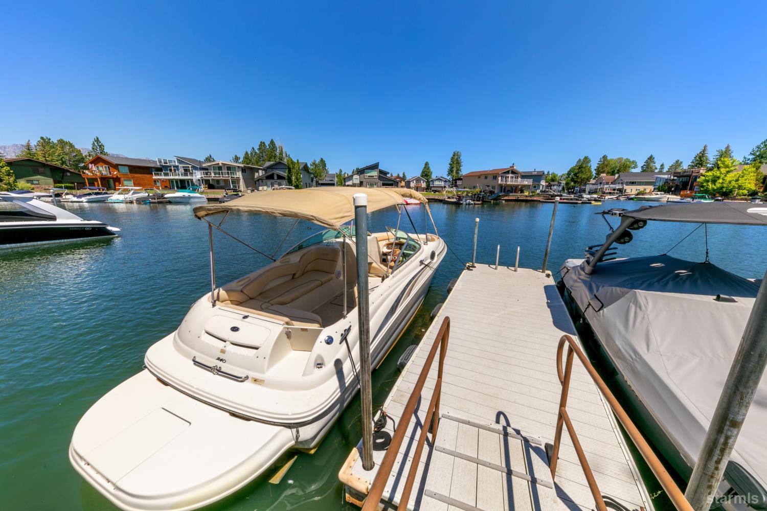 2031 Venice Drive, Unit 322 South Lake Tahoe, CA 96150 - Photo 15 of 38 a view of a balcony with chairs