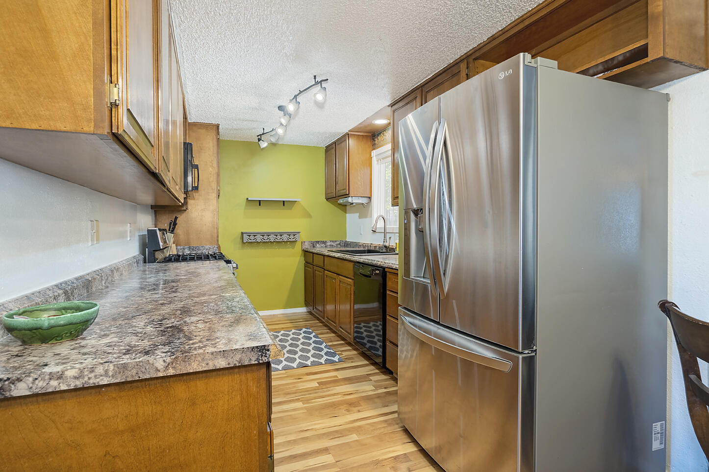 108 Vincent Avenue Central Point, OR 97502 - Photo 5 of 20 Vincent_022 copy