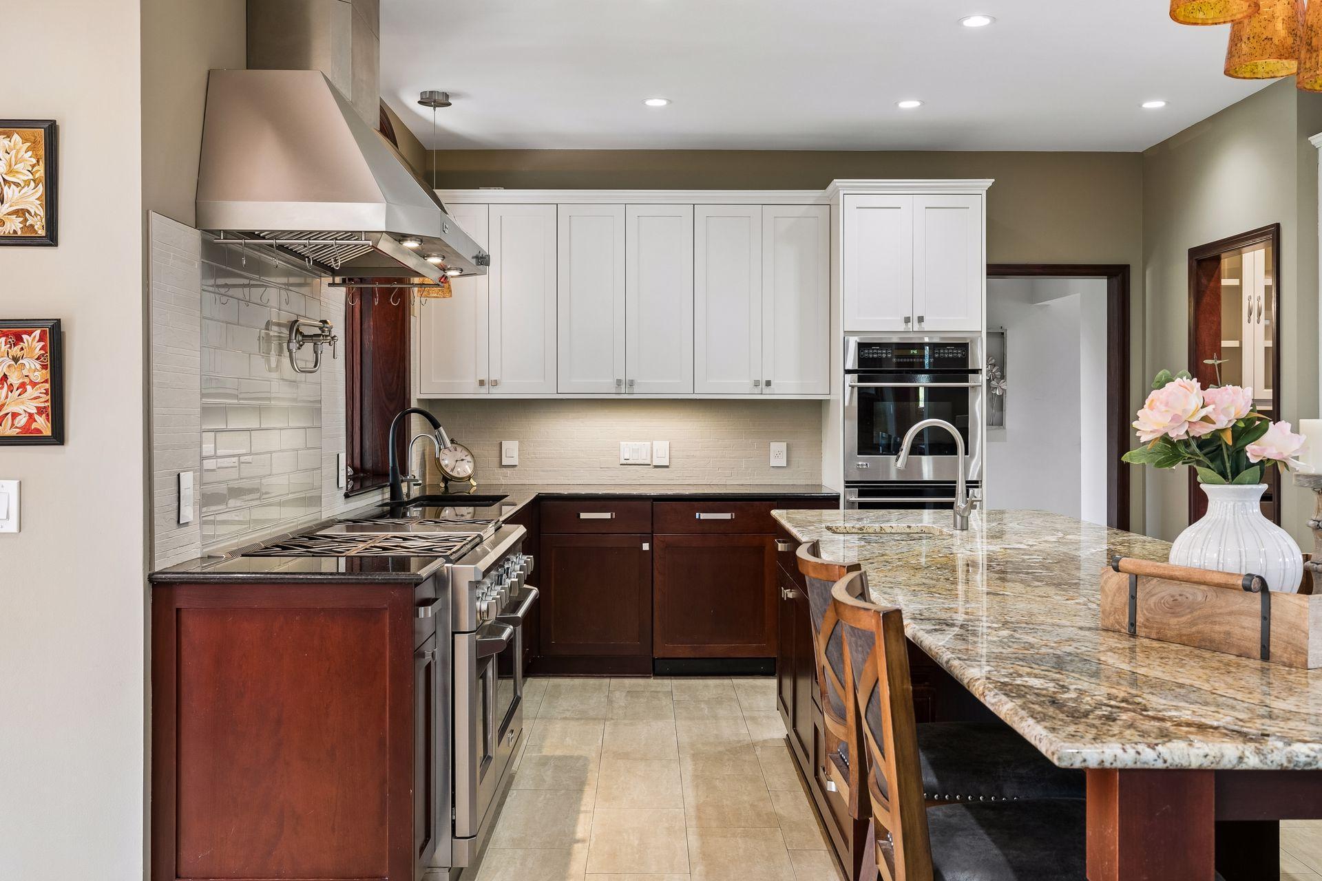 3820 Hunters Overlook Eagan, MN 55123 - Photo 13 of 62