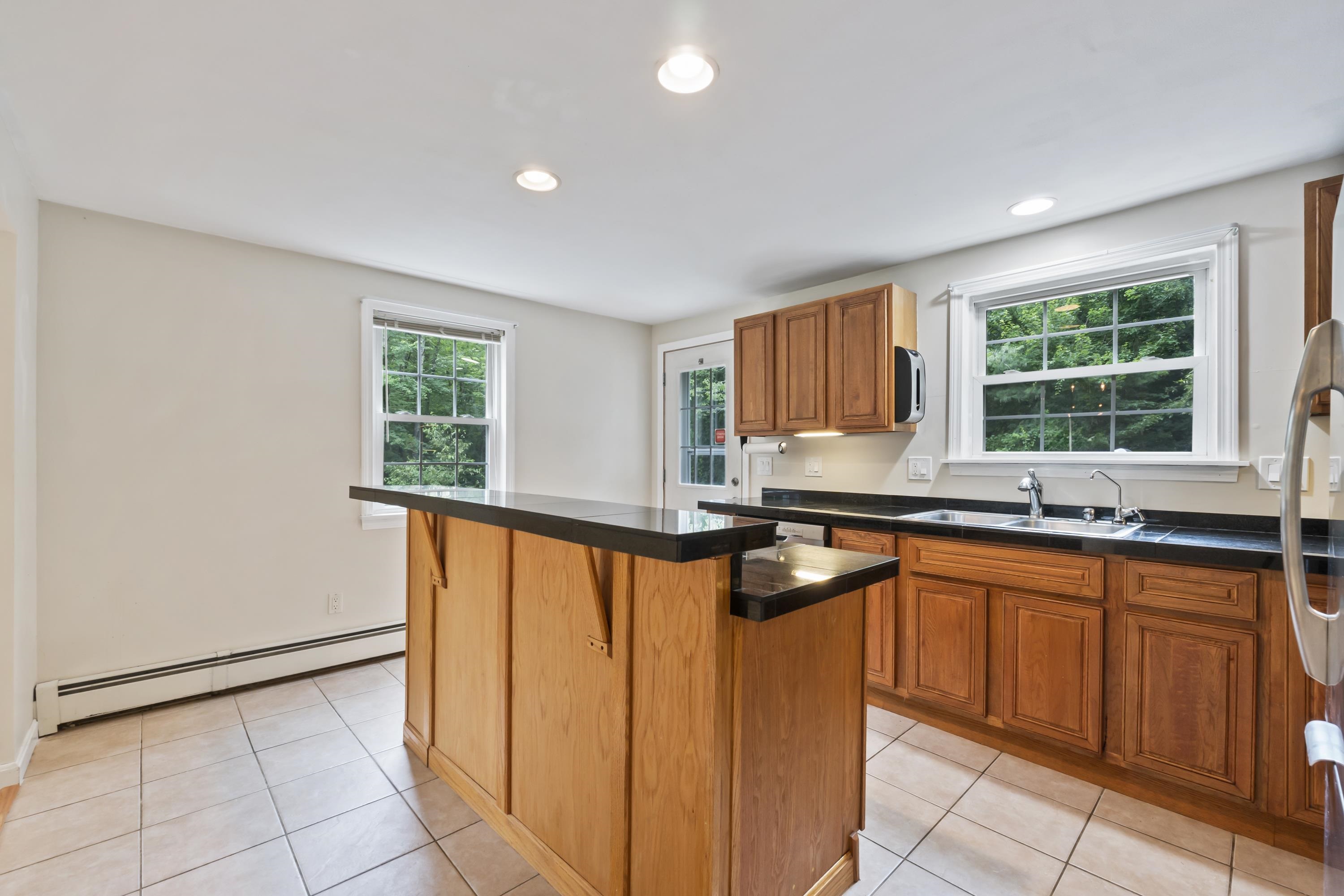 248 High Range Road Londonderry, NH 03053 - Photo 11 of 40