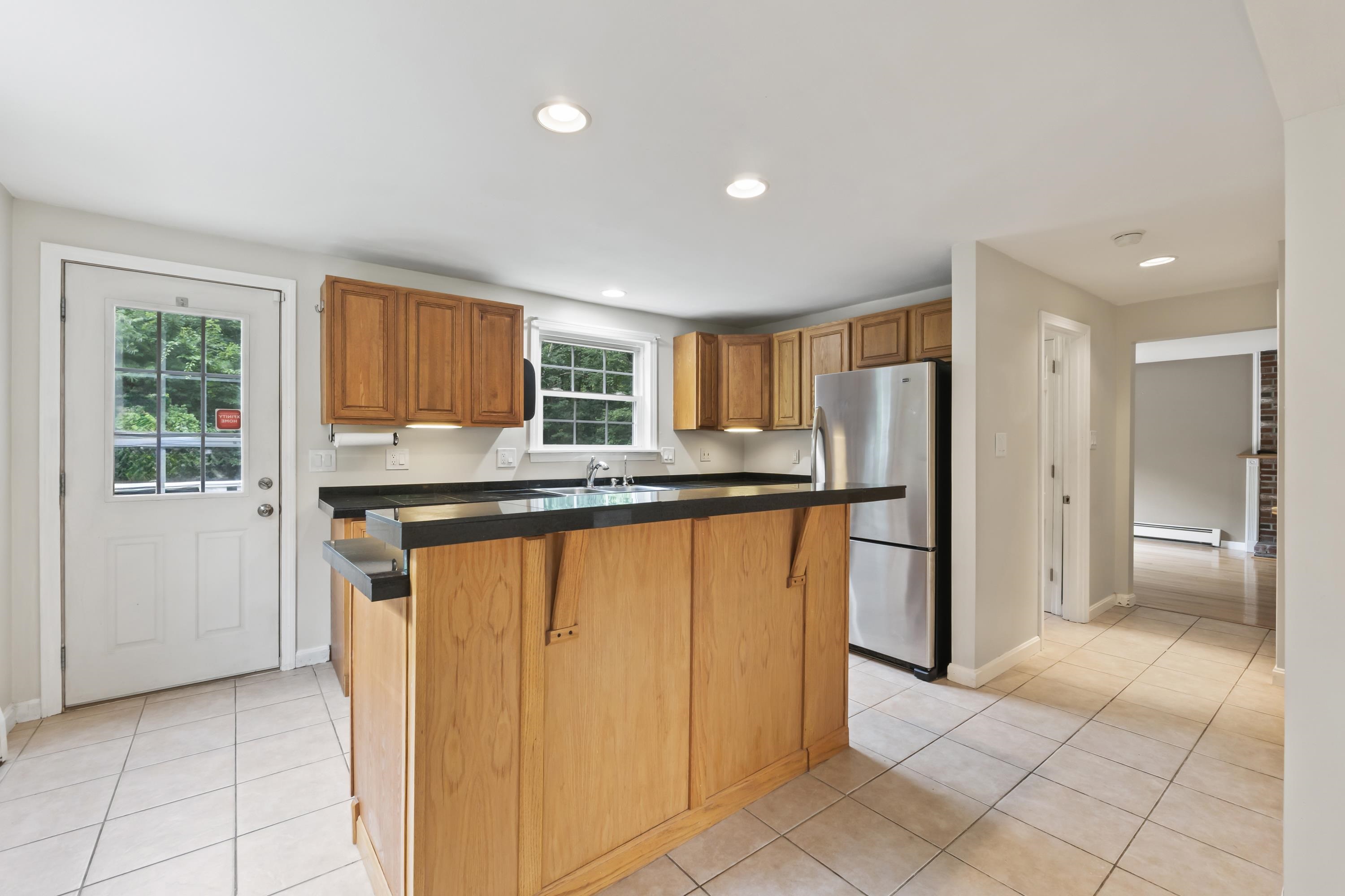248 High Range Road Londonderry, NH 03053 - Photo 13 of 40