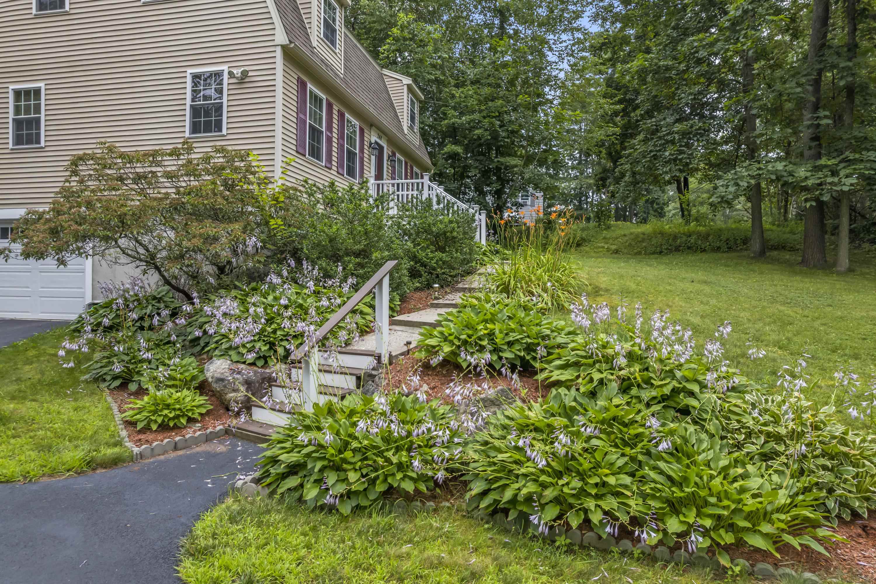 248 High Range Road Londonderry, NH 03053 - Photo 5 of 40