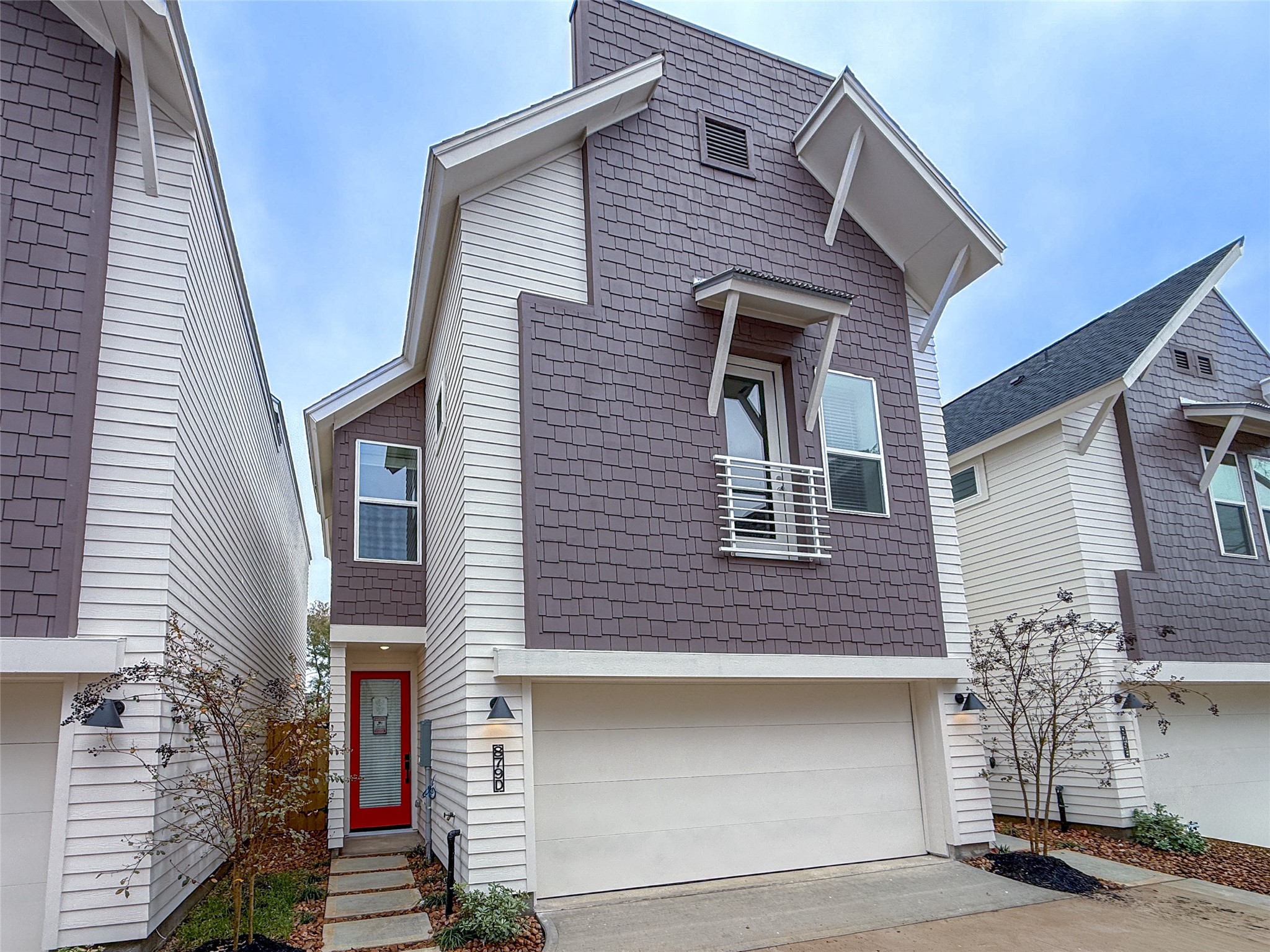 879 Rachel Street, Unit D Houston, TX 77091 - Photo 2 of 29 a front view of a house