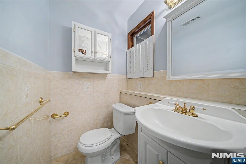 141 Shore Road Denville, NJ 07834 - Photo 36 of 48 Gallery Image 36