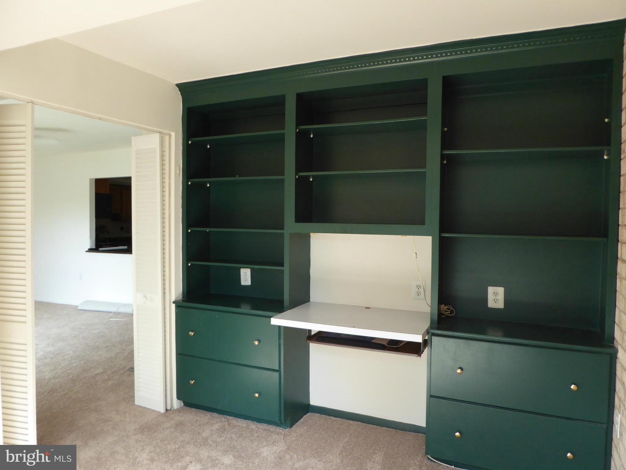 10024 Stedwick Road, Unit 202 Gaithersburg, MD 20886 - Photo 11 of 21 Den with built ins and computer console