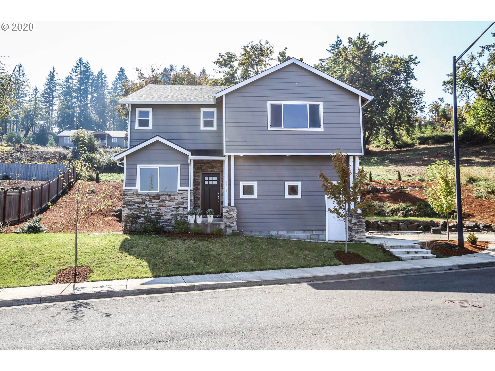 6681 Ivy Street Springfield, OR 97478 - Photo 2 of 26 Gallery Image 2