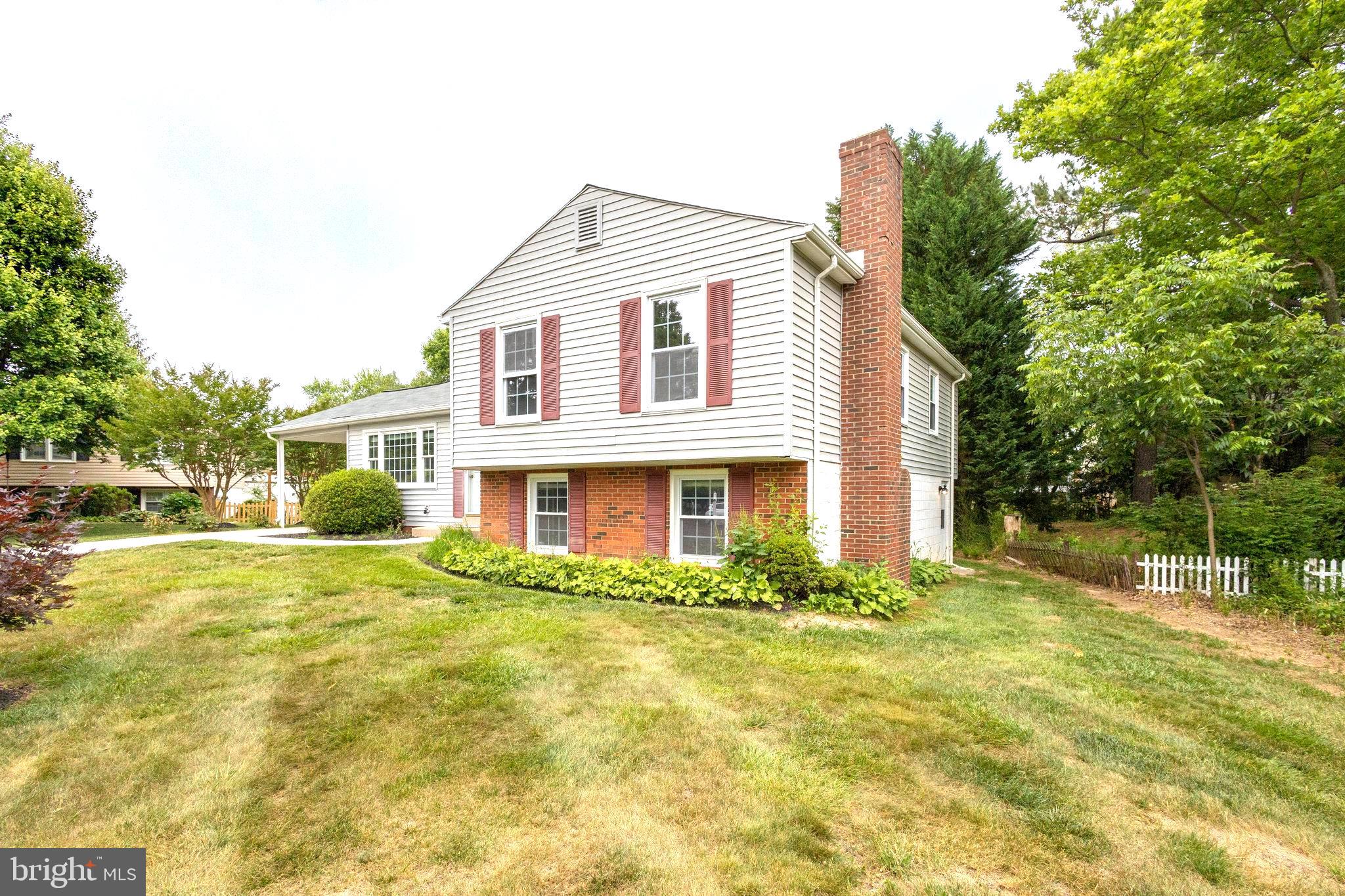 9526 Blackburn Drive Burke, VA 22015 - Photo 4 of 72