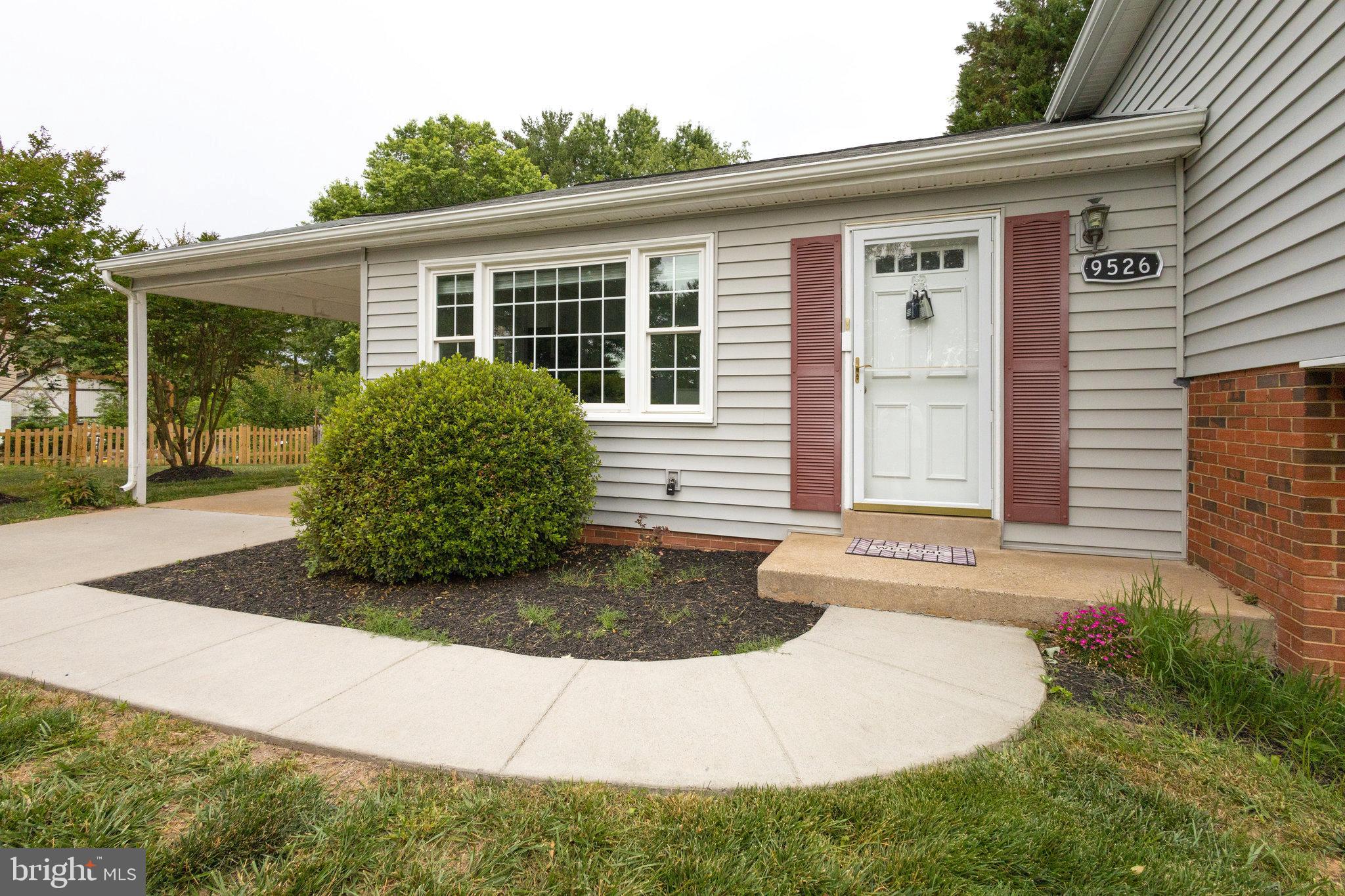 9526 Blackburn Drive Burke, VA 22015 - Photo 6 of 72