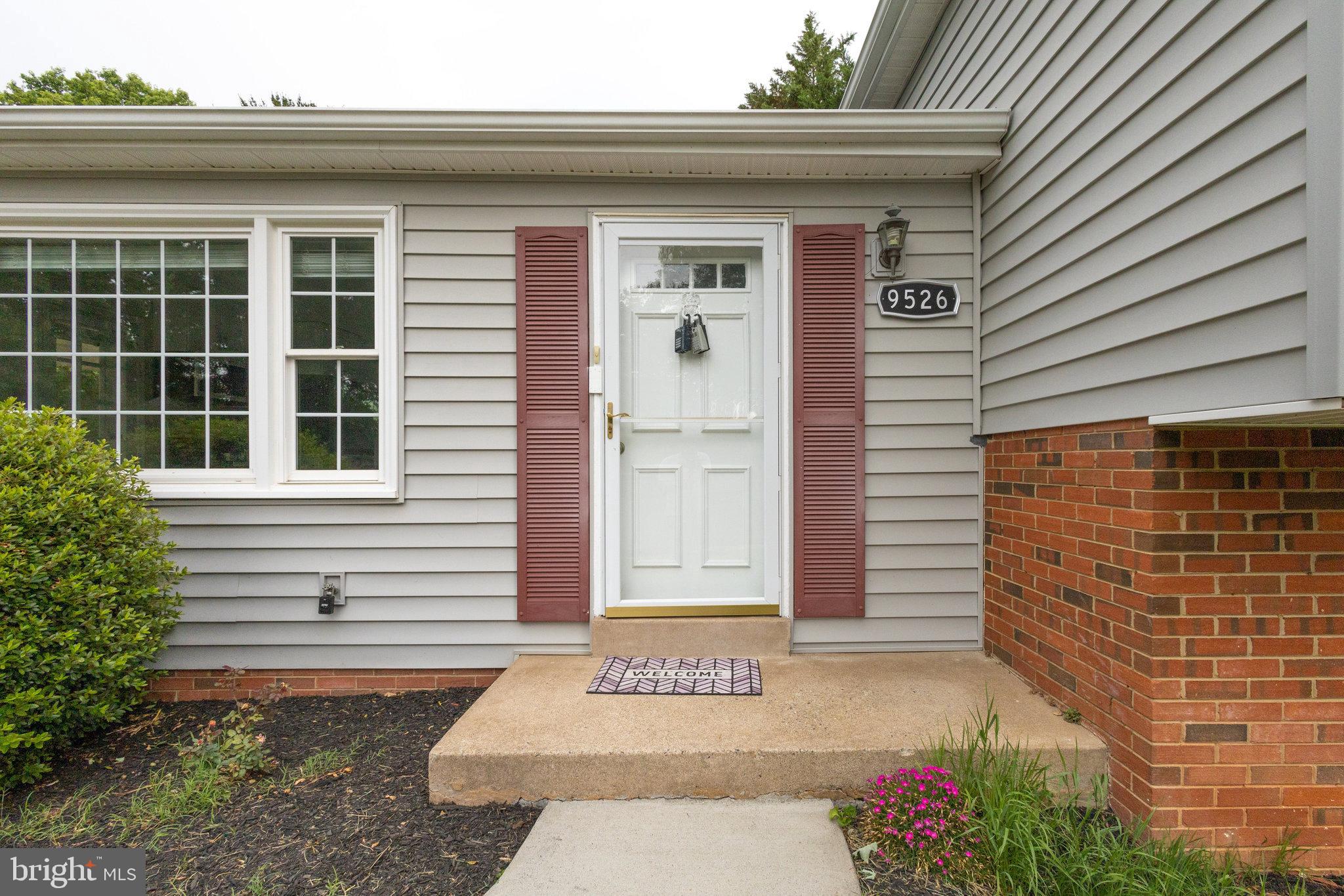 9526 Blackburn Drive Burke, VA 22015 - Photo 7 of 72