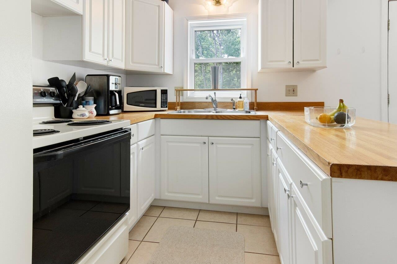 4215 Summerhill Road Traverse City, MI 49684 - Photo 43 of 47 1888593-42.JPG