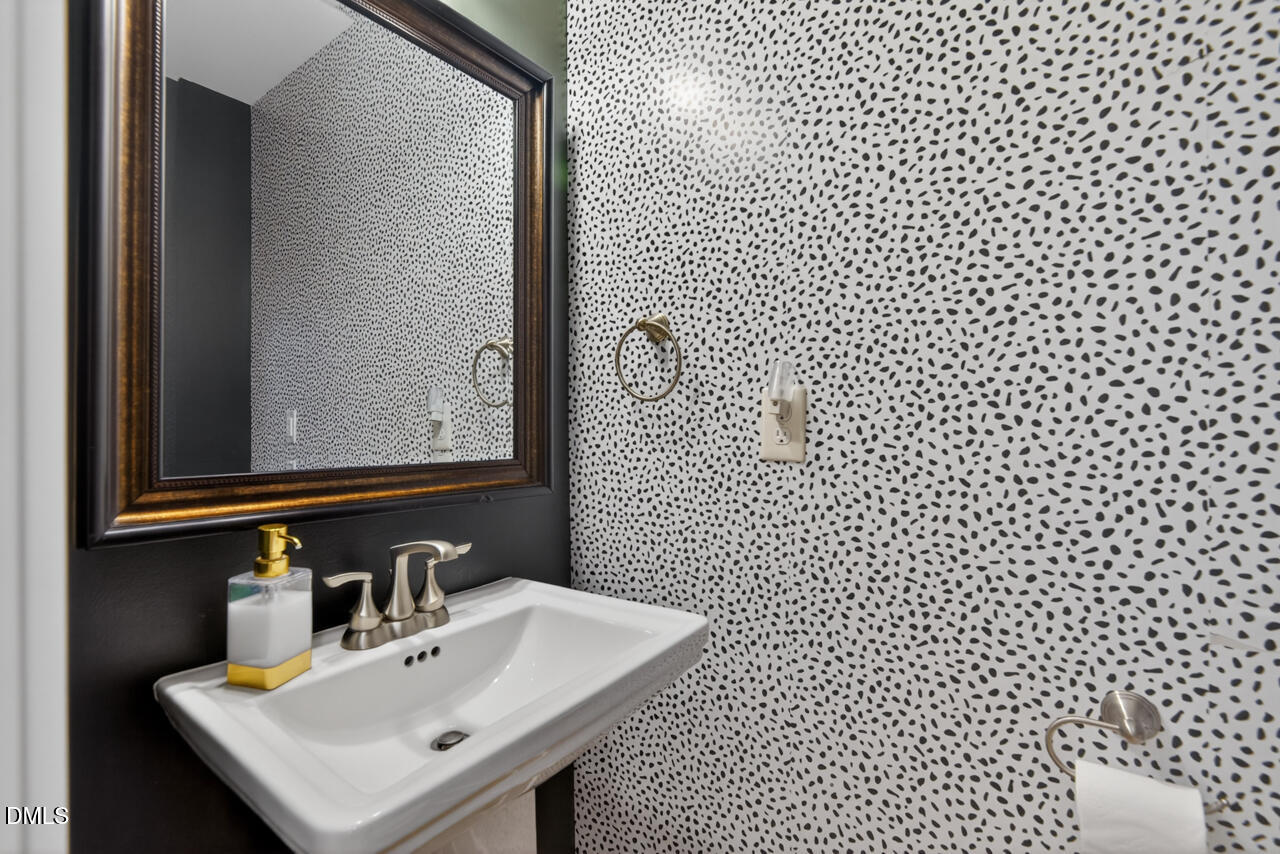 807 Cook Road Durham, NC 27713 - Photo 6 of 39